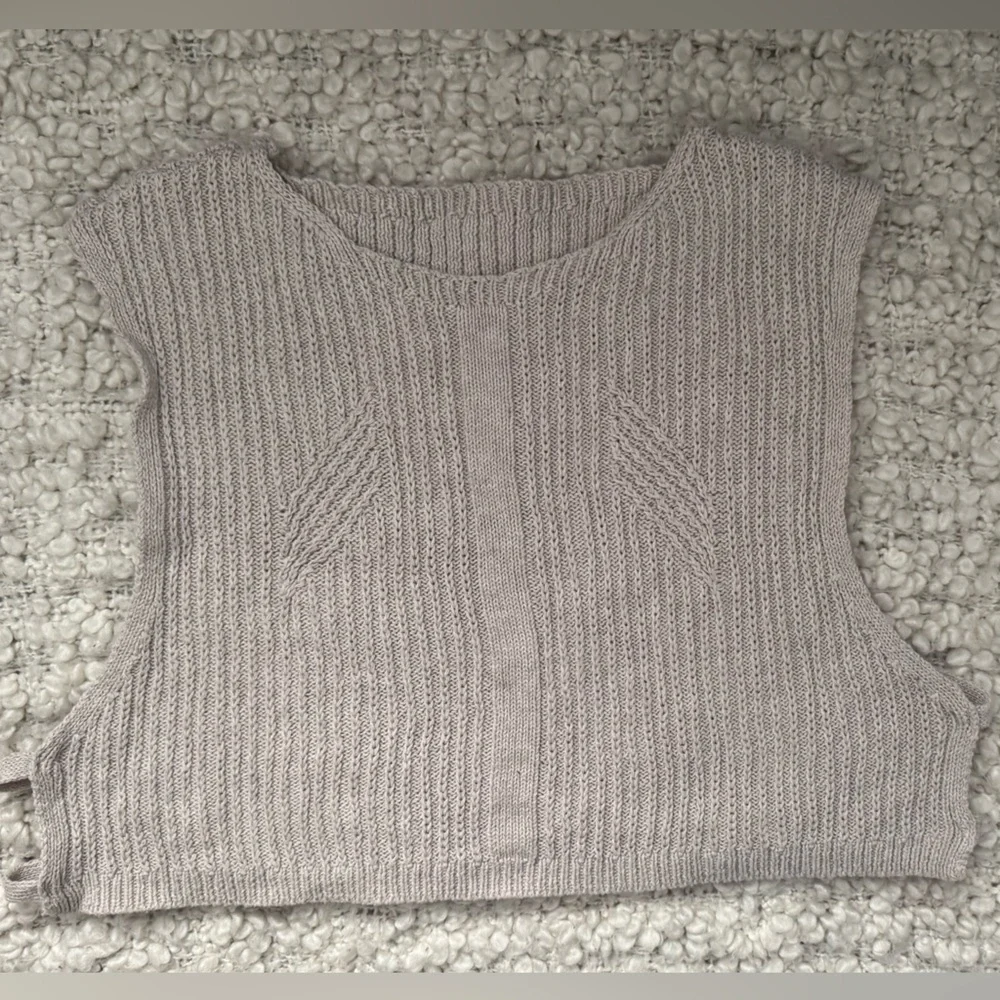 Cream Cropped Sweater Vest - Picture 10 of 13